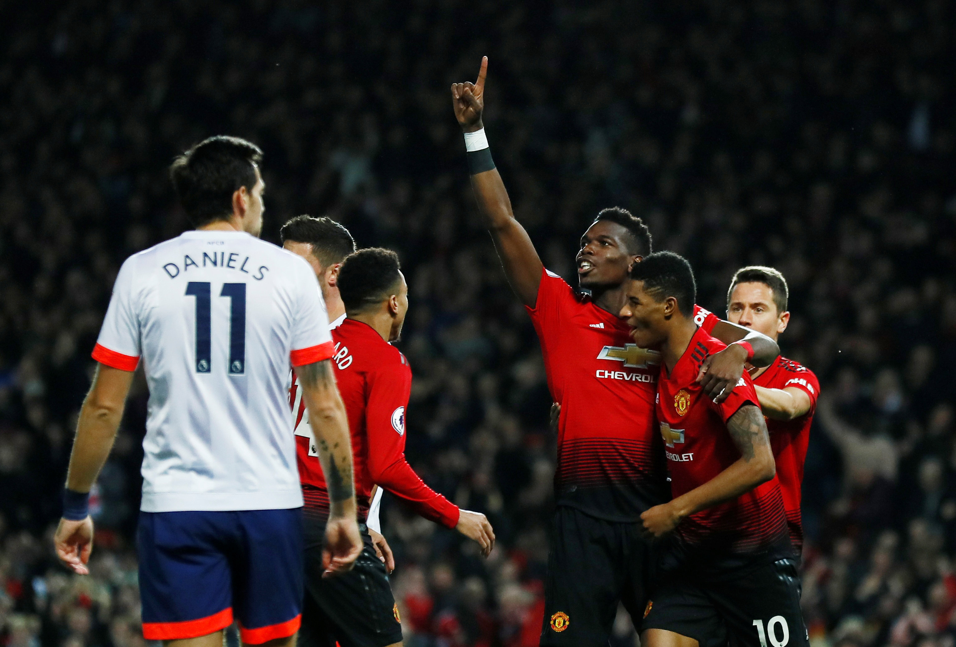 让这两位球 让这两位球